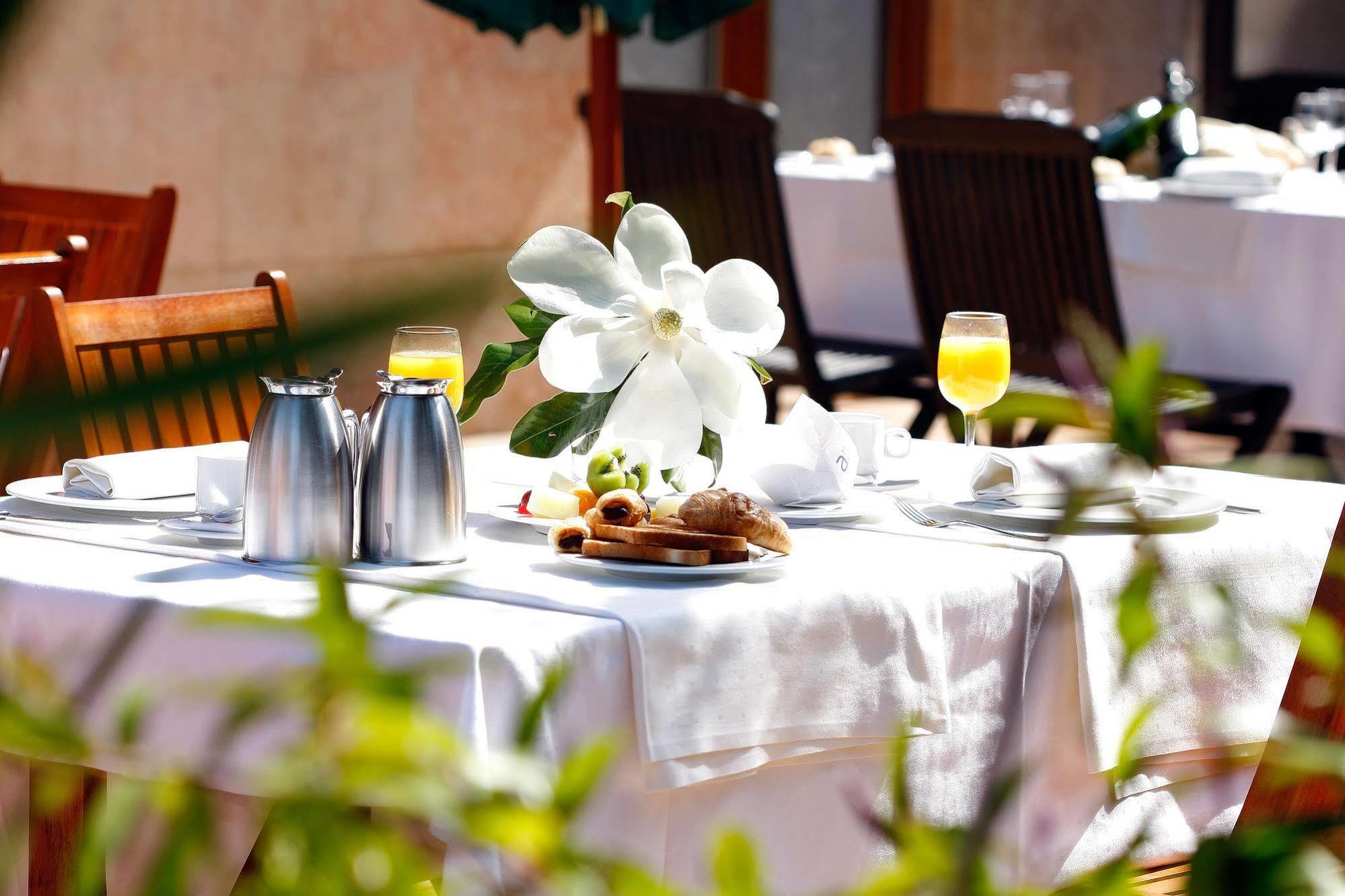 Ayre Hotel Alfonso II Oviedo Zewnętrze zdjęcie