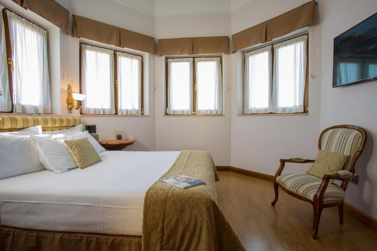Ayre Hotel Alfonso II Oviedo Zewnętrze zdjęcie